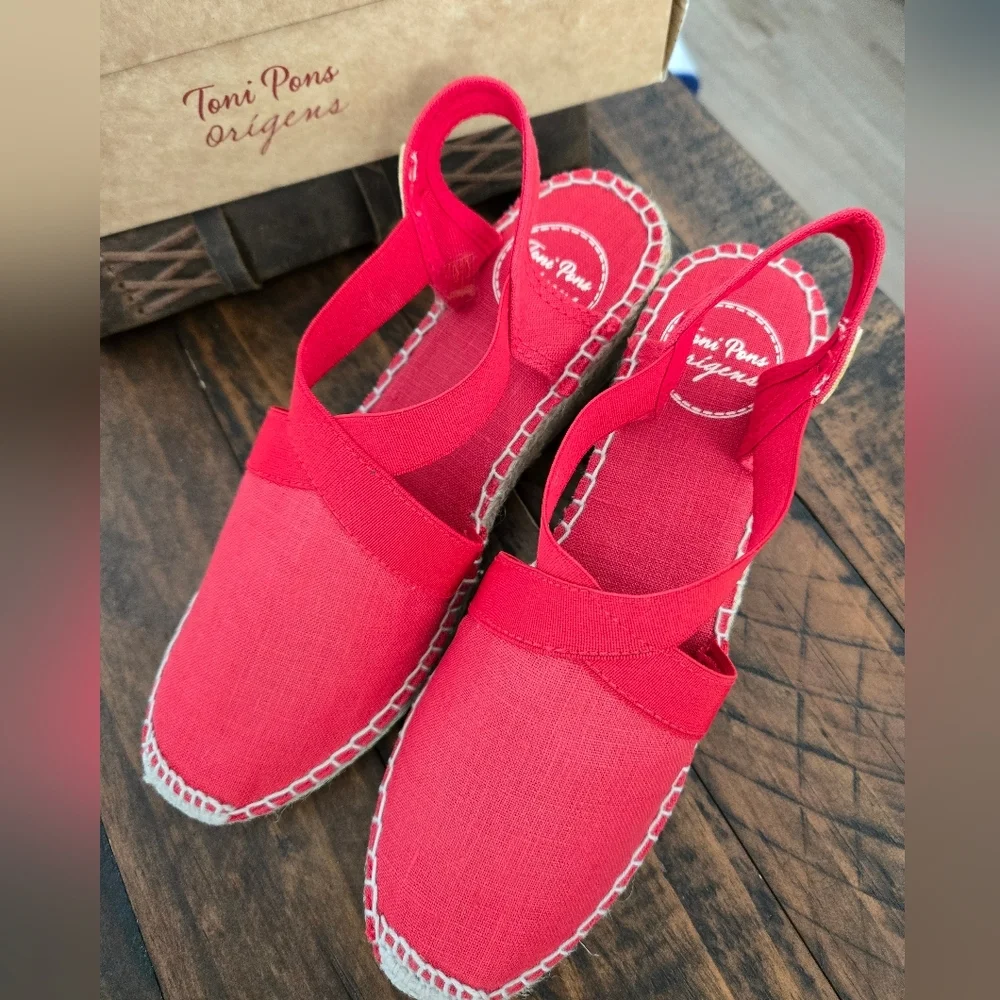 Toni Pons Vermell Red Linen Womens Wedge Espadrille Shoes. Size US 6.5. New.